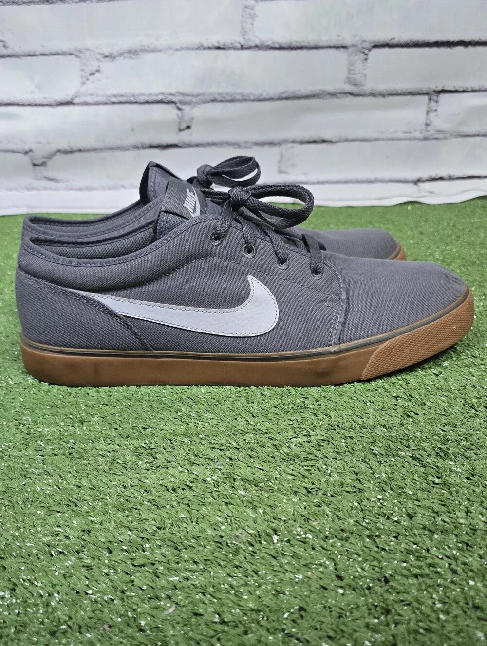 Nike Toki Cotton Canvas Low Laced Gum Sole Sneakers Dark Grey Size 14